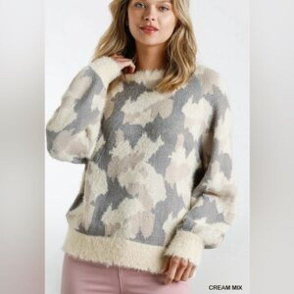 Umgee Pullover Camouflage Camo Gray Cream Soft Fuzzy Sweater Size XL NWT